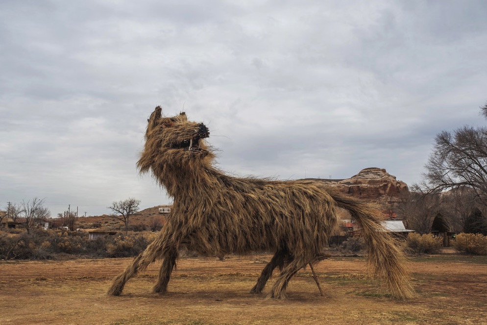 Artist Joe Pachak puts finishing touches on his seventh-annual